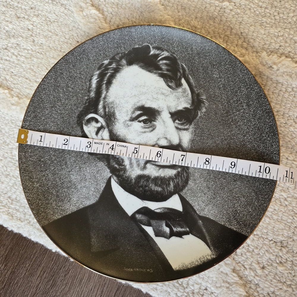 Vintage Lincoln Decorative Plate - Black & White with Gold Rim - Picture 6 of 12